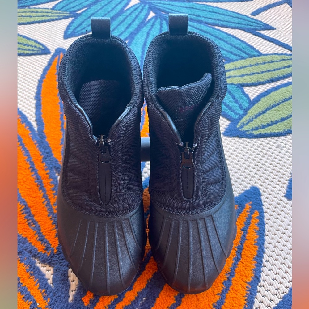 Sperry Duck Float Rain Boot in size 7.5